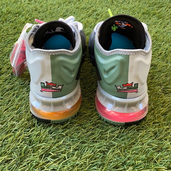 Nike Lebron XVIII Low main image 4